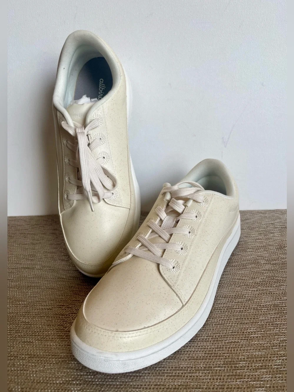 NEW ALLBIRDS PLANT PACER CLASSIC EDITION VEGAN LEATHER SNEAKER WOMENS SIZE 9 - Picture 2 of 14